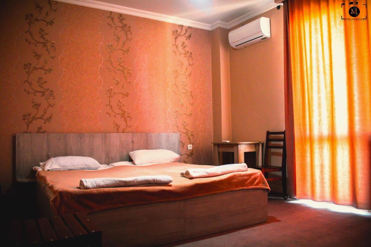 Gh Sanapiro Hotel เทลาวี ภายนอก รูปภาพ